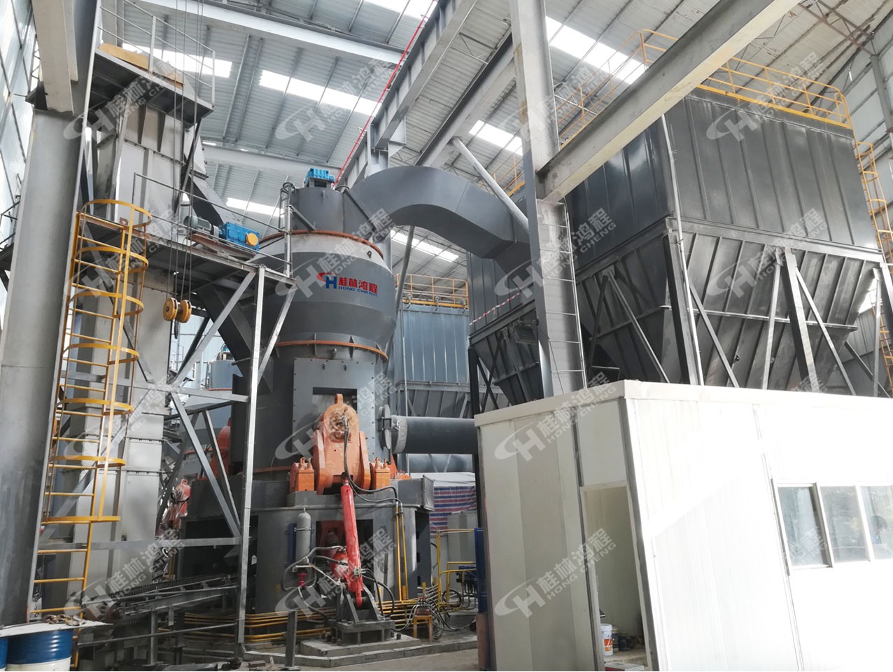 HLM1700立式磨粉機